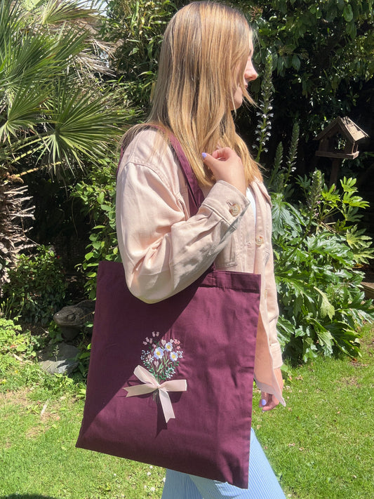 Flower bouquet tote bag