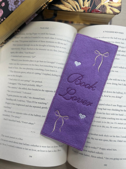 ‘Book Lover’ embroidered bookmark