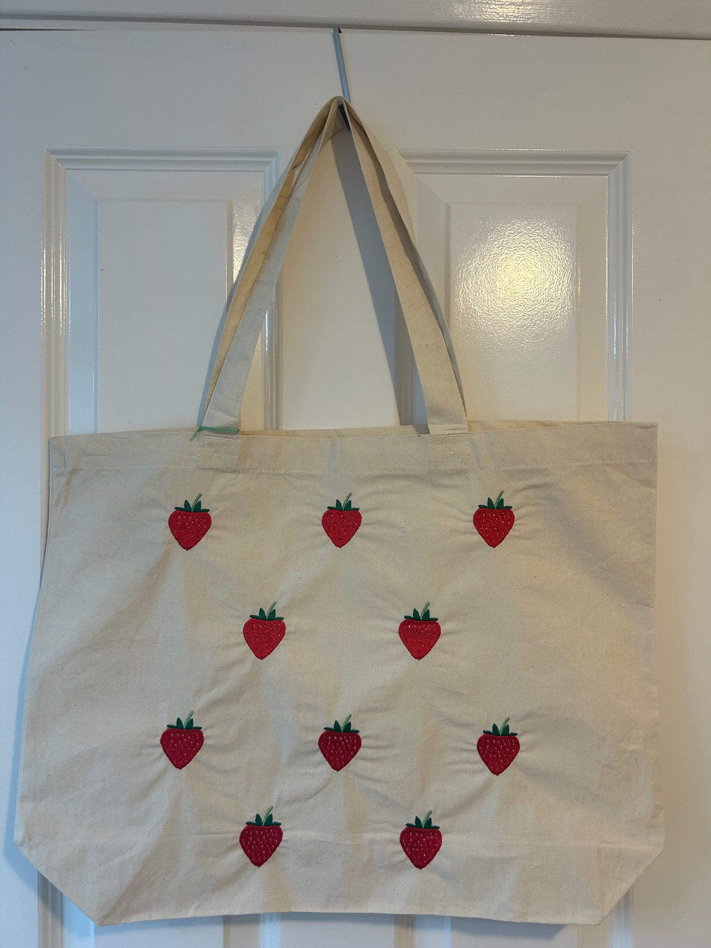 Strawberries XL tote