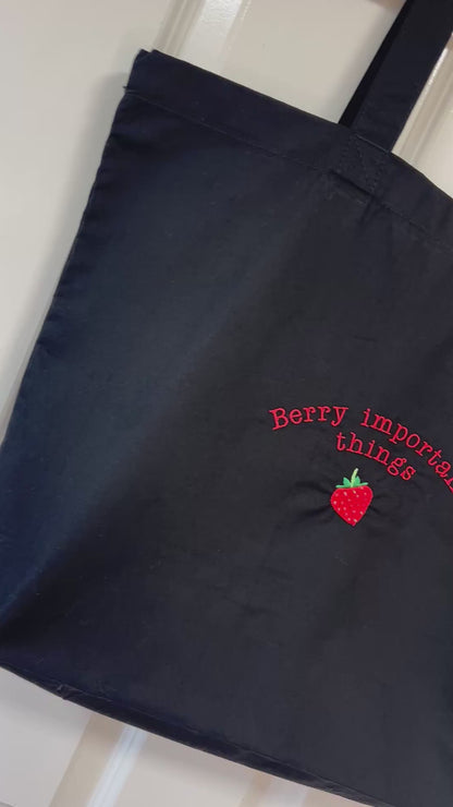 ‘Berry important things’ XL tote bag