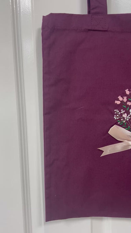 Flower bouquet tote bag